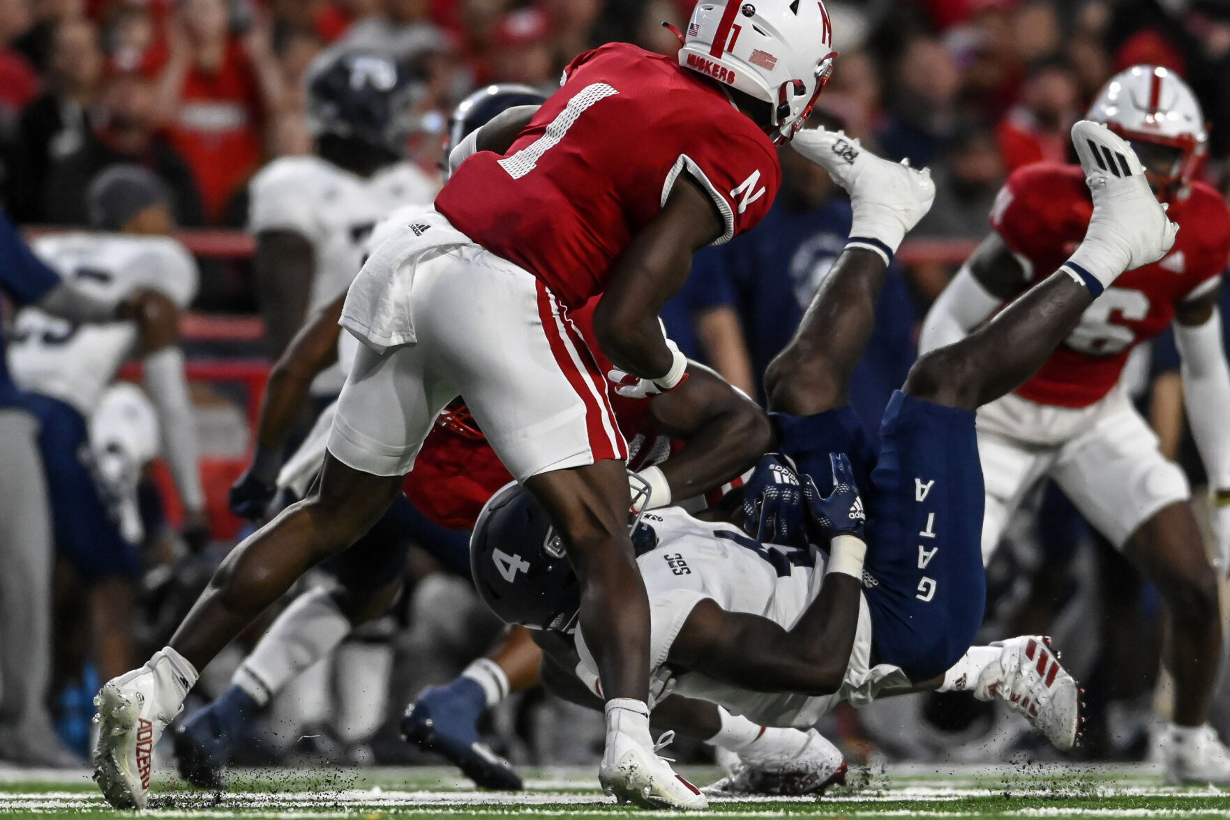 091122-HuskerFball25.jpg